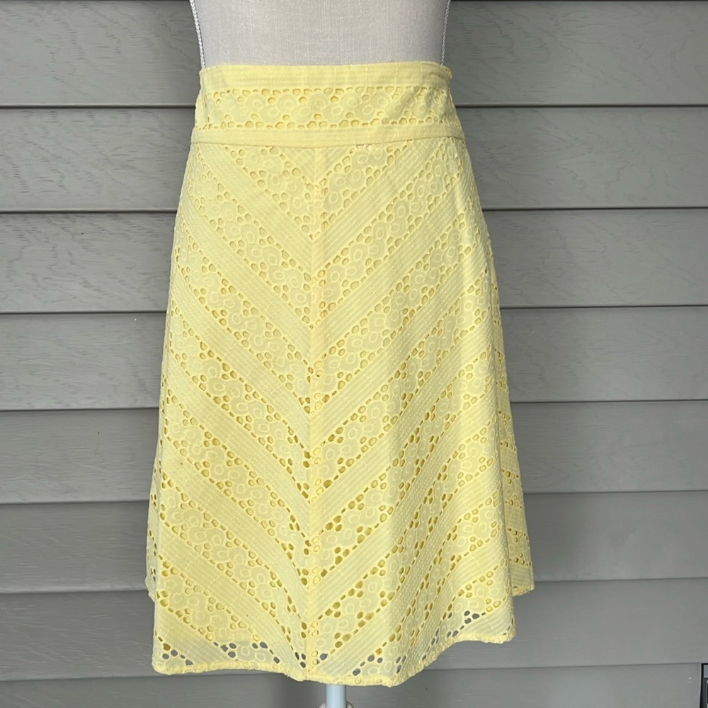 Ann Taylor eyelet skirt size 4